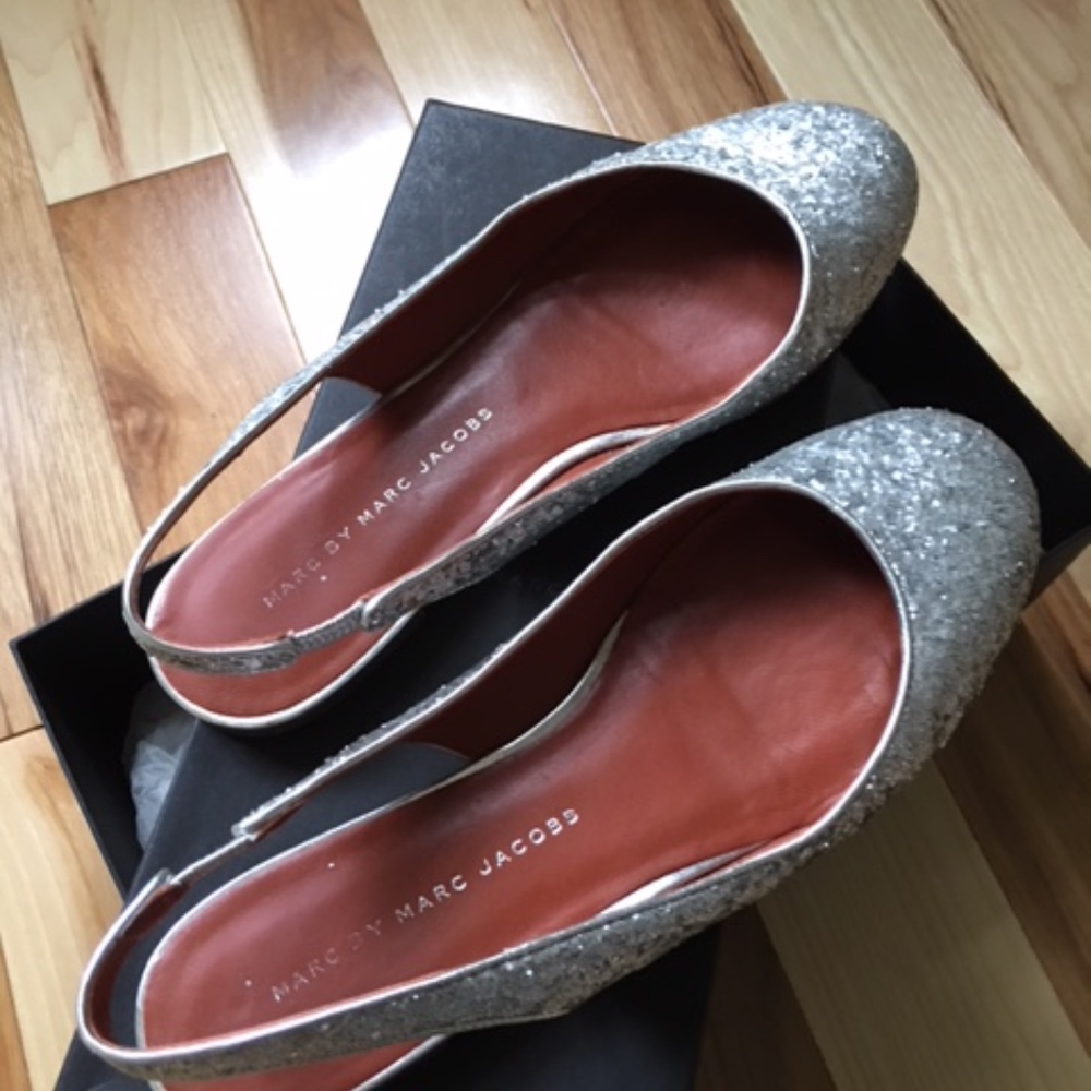 Marc Jacobs silver Flats Size 6